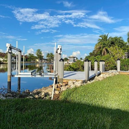 Luxurious Canal-Front Retreat With Game Room! Naples Exterior photo