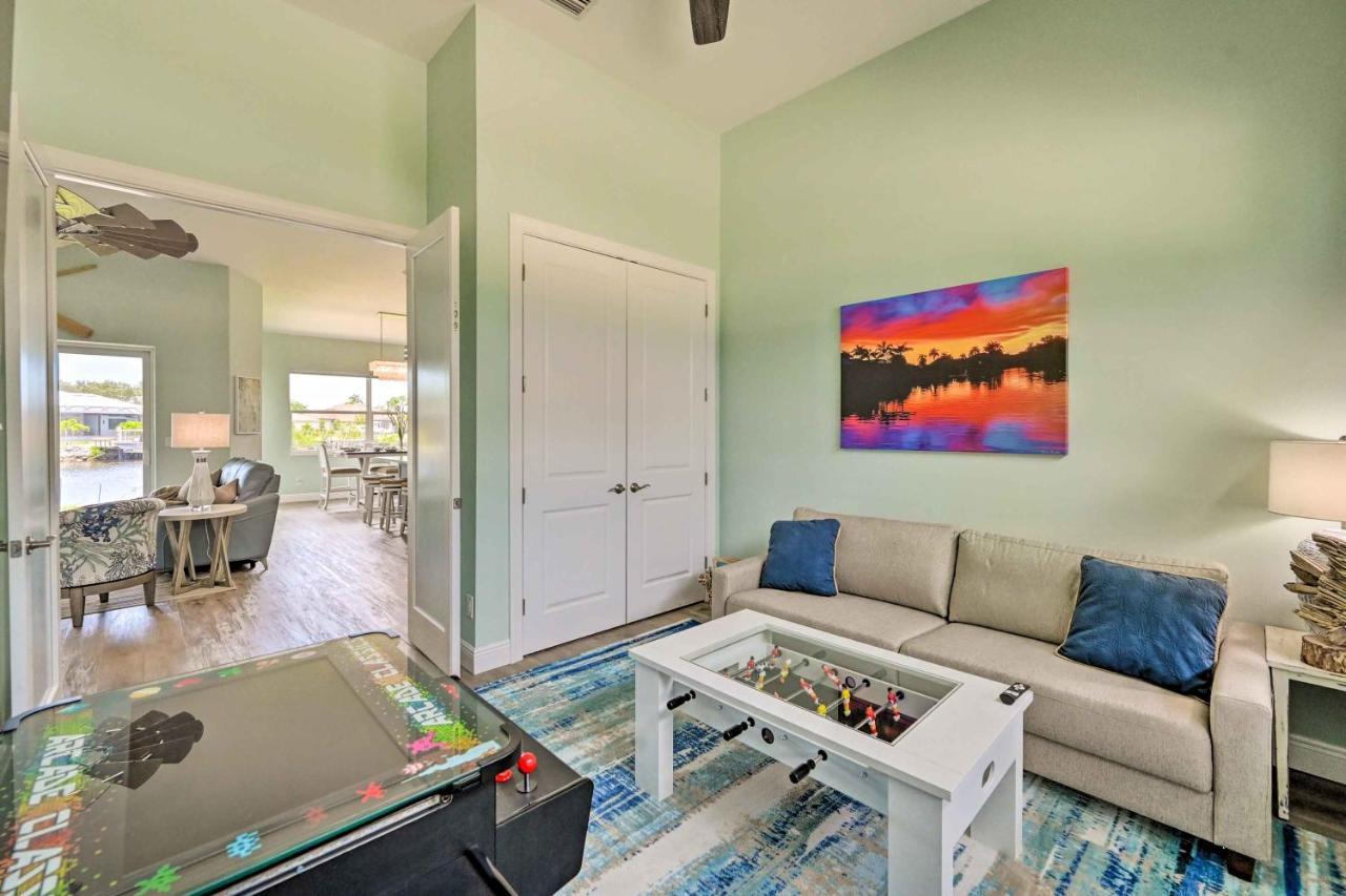 Luxurious Canal-Front Retreat With Game Room! Naples Exterior photo